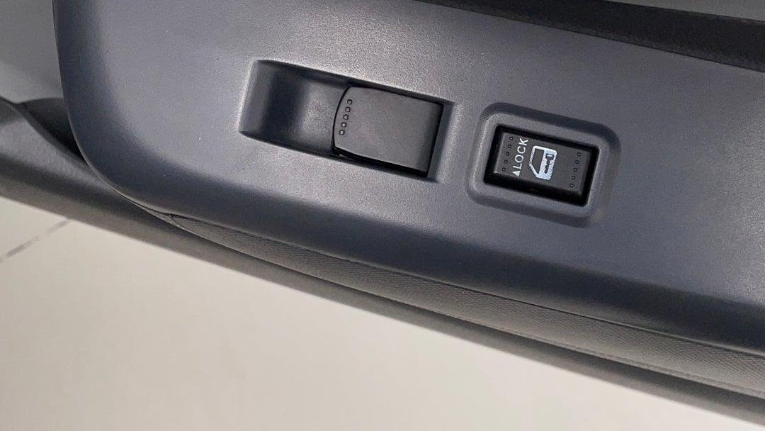 2010 Suzuki Alto Glx, Automatic, 50607 km, Drivers Side Door Panel Controls