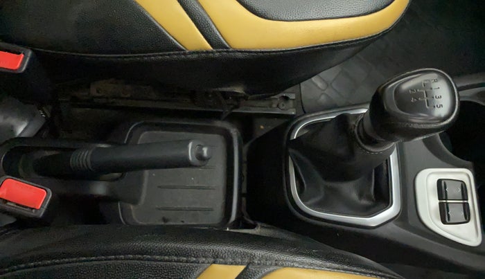 2018 Datsun Redi Go GOLD LIMITED EDITION, Petrol, Manual, 22,372 km, Gear Lever