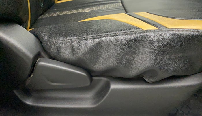2018 Datsun Redi Go GOLD LIMITED EDITION, Petrol, Manual, 22,372 km, Driver Side Adjustment Panel