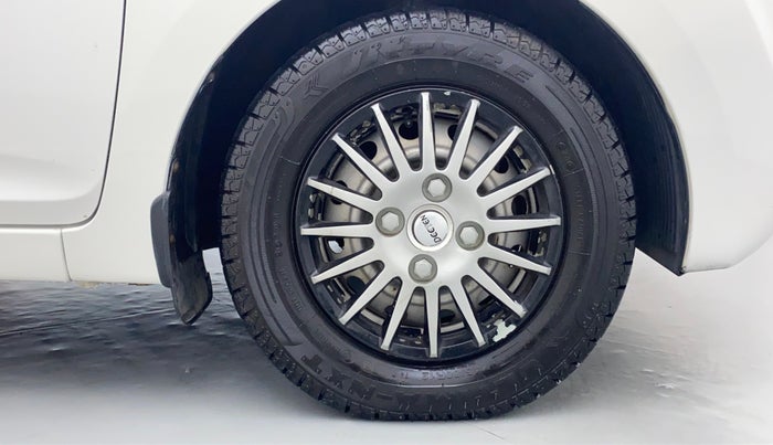 2012 Hyundai Eon D LITE PLUS, Petrol, Manual, 32,997 km, Right Front Tyre