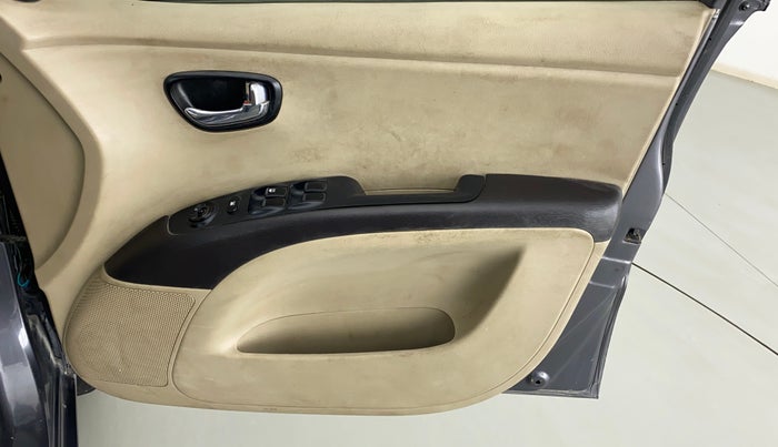 2011 Hyundai i10 SPORTZ 1.2, CNG, Manual, 84,120 km, Driver Side Door Panels Control