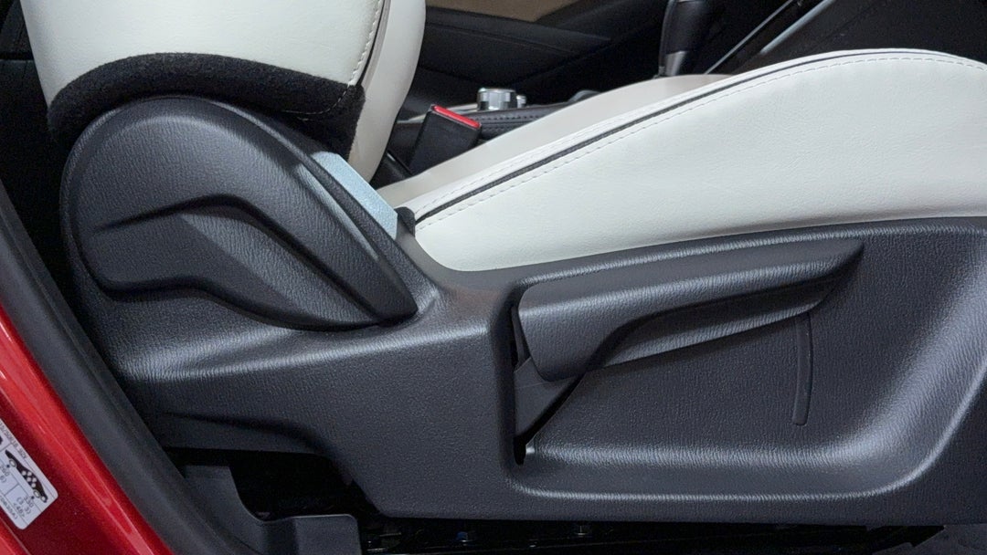 2024 Mazda CX-3 G20 Evolve, Automatic, 1086 km, Drivers Side Adjustment Panel