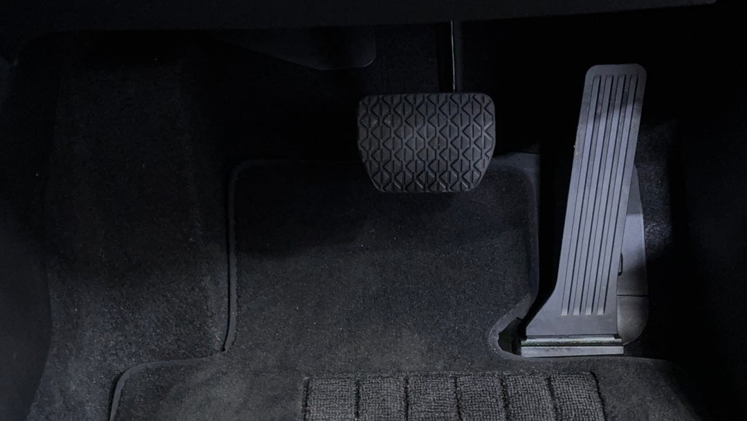 2024 Mazda CX-3 G20 Evolve, Automatic, 1086 km, Pedals and Footmat