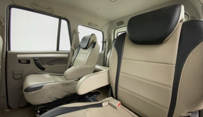 2016 Mahindra Scorpio S10, Diesel, Manual, 66,870 km, Right Side Rear Door Cabin