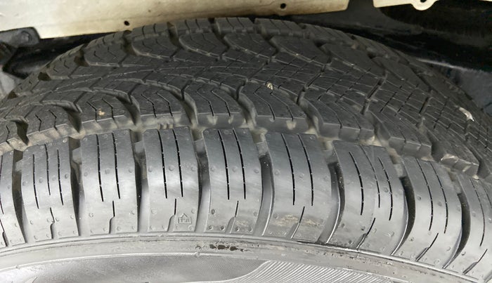 2016 Mahindra Scorpio S10, Diesel, Manual, 66,870 km, Left Rear Tyre Tread