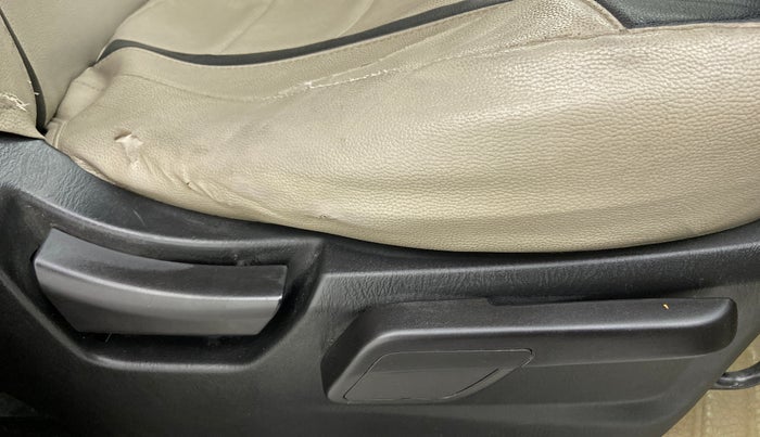 2016 Mahindra Scorpio S10, Diesel, Manual, 66,870 km, Driver Side Adjustment Panel