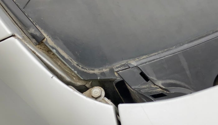2011 Hyundai i10 SPORTZ 1.2, Petrol, Manual, 55,723 km, Bonnet (hood) - Cowl vent panel has minor damage