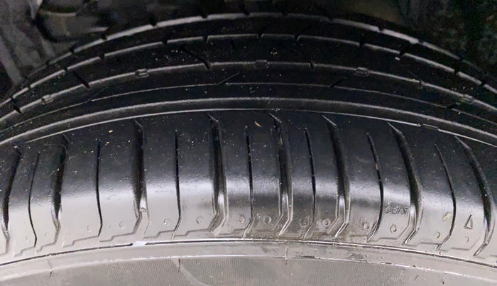 2018 Maruti Vitara Brezza ZDI, Diesel, Manual, 55,043 km, Left Front Tyre Tread