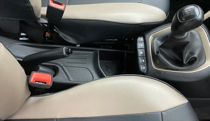 2019 Hyundai NEW SANTRO 1.1 SPORTZ MT CNG, CNG, Manual, 13,329 km, Gear Lever