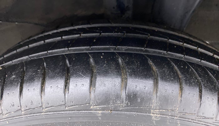 2019 Hyundai NEW SANTRO 1.1 SPORTZ MT CNG, CNG, Manual, 13,329 km, Left Rear Tyre Tread