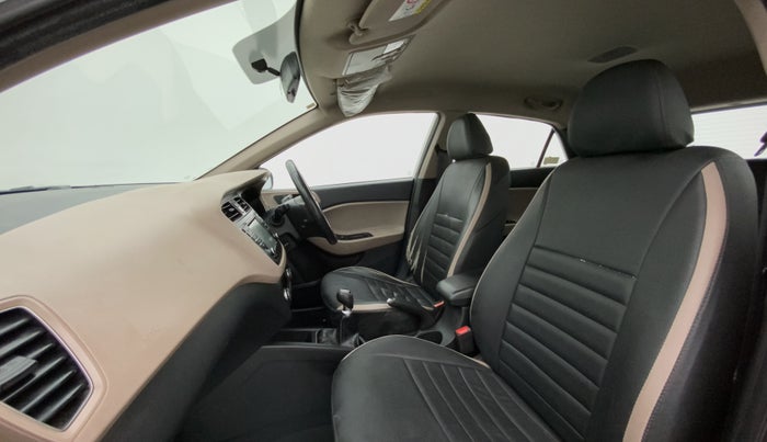 2016 Hyundai Elite i20 ASTA 1.2 (O), Petrol, Manual, 65,186 km, Right Side Front Door Cabin
