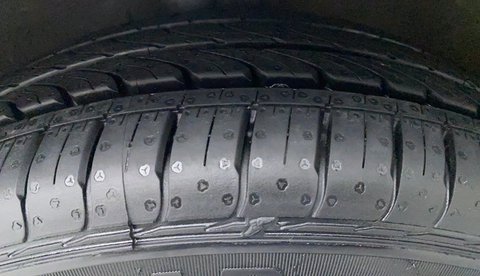 2020 Maruti Celerio VXI CNG D, CNG, Manual, 67,299 km, Left Front Tyre Tread