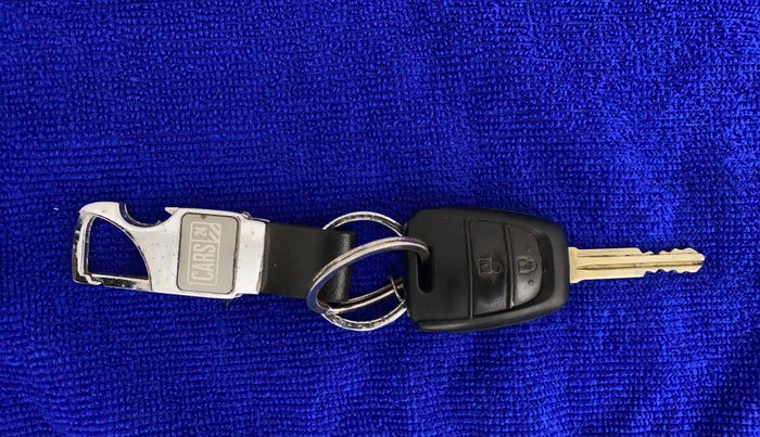 2017 Hyundai Grand i10 SPORTZ (O) AT 1.2 KAPPA VTVT, Petrol, Automatic, 17,542 km, Key Close Up