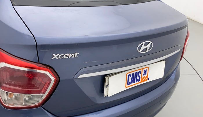 2014 Hyundai Xcent S 1.2, Petrol, Manual, 23,817 km, Dicky (Boot door) - Slightly rusted