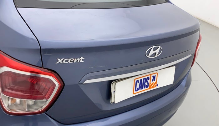 2014 Hyundai Xcent S 1.2, Petrol, Manual, 23,817 km, Dicky (Boot door) - Slightly dented