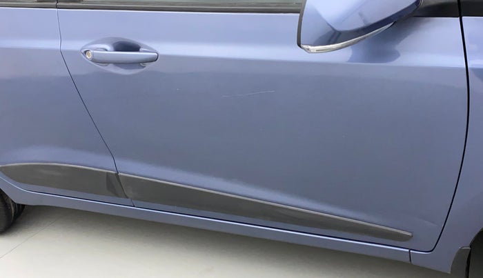 2014 Hyundai Xcent S 1.2, Petrol, Manual, 23,817 km, Driver-side door - Minor scratches