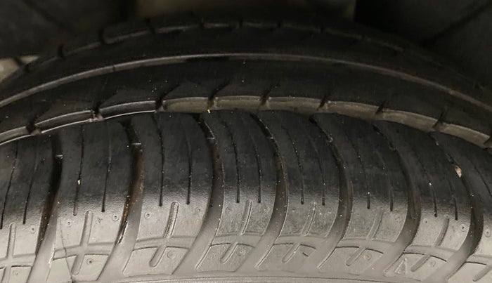 2014 Skoda Octavia AMBITION 2.0 TDI CR AT, Diesel, Automatic, 70,852 km, Left Rear Tyre Tread