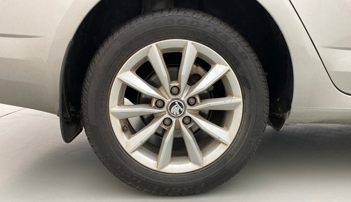 2014 Skoda Octavia AMBITION 2.0 TDI CR AT, Diesel, Automatic, 70,852 km, Right Rear Wheel