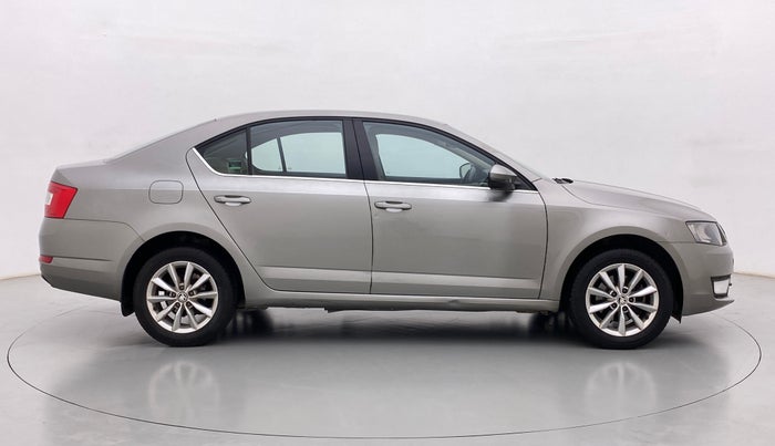 2014 Skoda Octavia AMBITION 2.0 TDI CR AT, Diesel, Automatic, 70,852 km, Right Side View