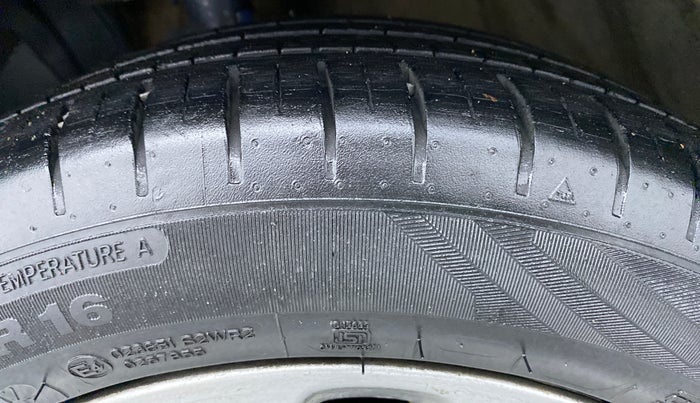 2017 Maruti Baleno ALPHA 1.2 K12, Petrol, Manual, 26,263 km, Left Front Tyre Tread