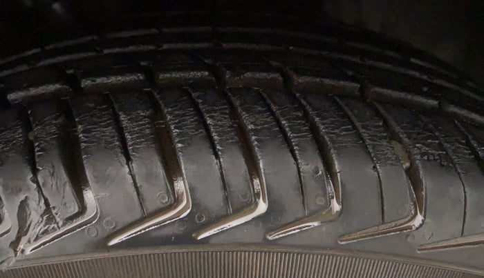 2018 Datsun Redi Go T (O), Petrol, Manual, 11,500 km, Left Front Tyre Tread