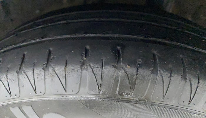 2018 Honda Amaze 1.2L I-VTEC V CVT, Petrol, Automatic, 1,06,848 km, Left Rear Tyre Tread