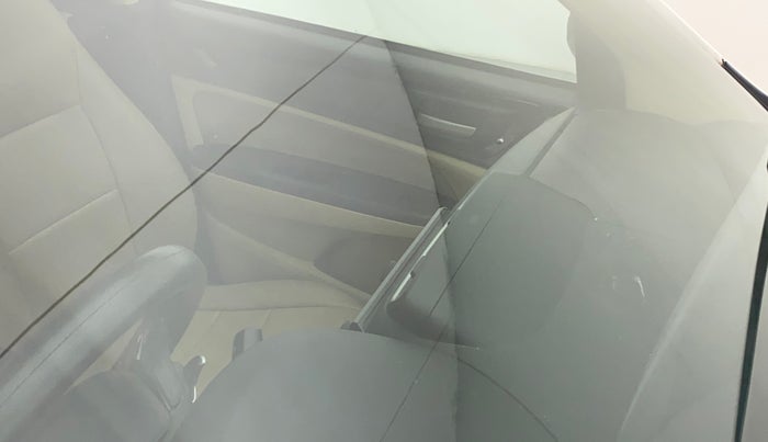 2018 Honda Amaze 1.2L I-VTEC V CVT, Petrol, Automatic, 1,06,991 km, Front windshield - Minor spot on windshield