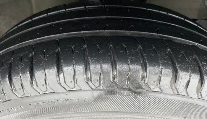 2019 Maruti Ertiga ZXI SHVS, Petrol, Manual, 7,355 km, Right Front Tyre Tread