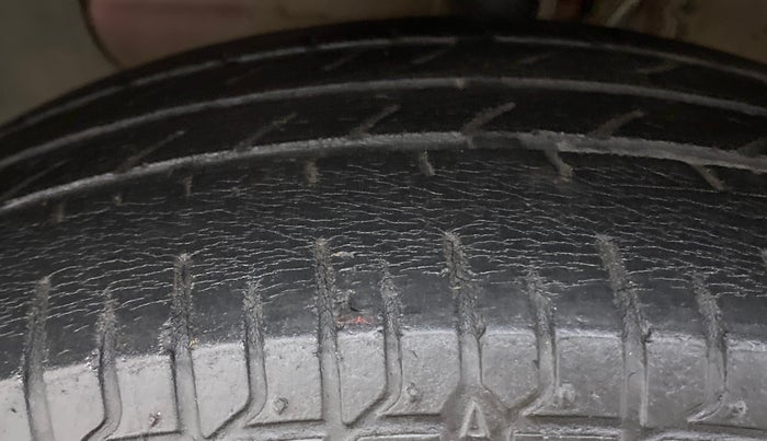 2018 Hyundai Elite i20 ASTA 1.2, Petrol, Manual, 50,933 km, Left Front Tyre Tread