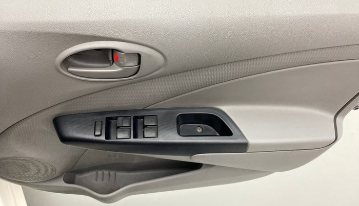 2011 Toyota Etios Liva G, Petrol, Manual, 97,269 km, Driver Side Door Panels Control