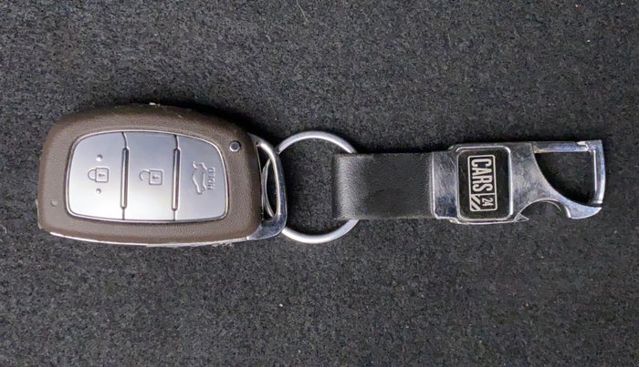 2020 Hyundai AURA SX+ 1.0 TURBO GDI MT, Petrol, Manual, 23,832 km, Key Close Up
