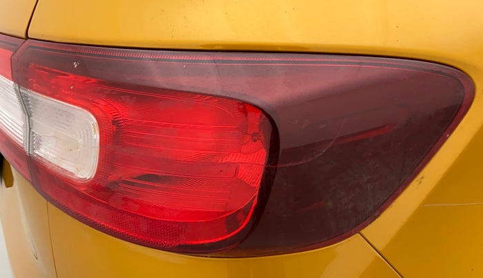 2019 Renault TRIBER RXE MT PETROL, Petrol, Manual, 11,799 km, Right tail light - Minor damage