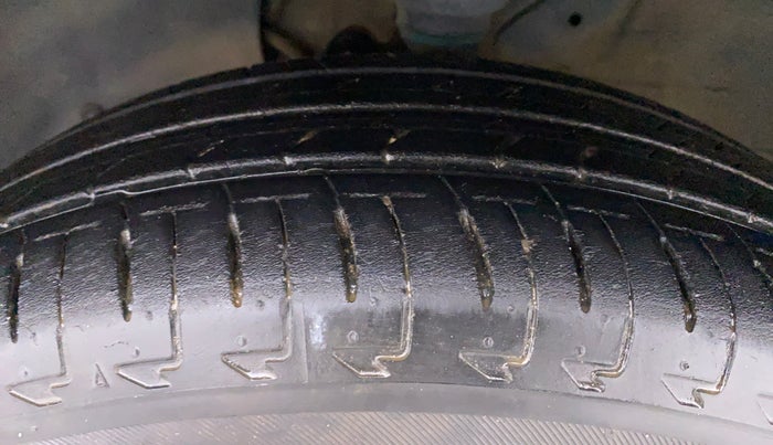2018 Maruti IGNIS ALPHA 1.2 K12 DUAL TONE, Petrol, Manual, 14,525 km, Left Front Tyre Tread