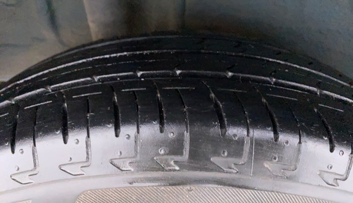 2018 Maruti IGNIS ALPHA 1.2 K12 DUAL TONE, Petrol, Manual, 14,525 km, Right Rear Tyre Tread