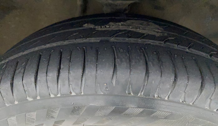 2016 Maruti Alto K10 VXI (O), Petrol, Manual, 96,967 km, Right Front Tyre Tread