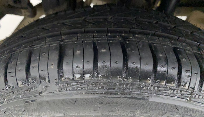 2016 Maruti Alto K10 VXI (O), Petrol, Manual, 96,967 km, Right Rear Tyre Tread