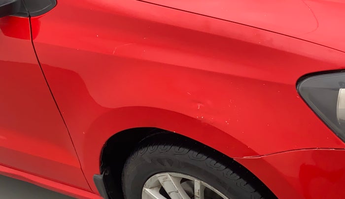 2017 Volkswagen Polo HIGHLINE1.5L, Diesel, Manual, 1,21,741 km, Right fender - Paint has minor damage