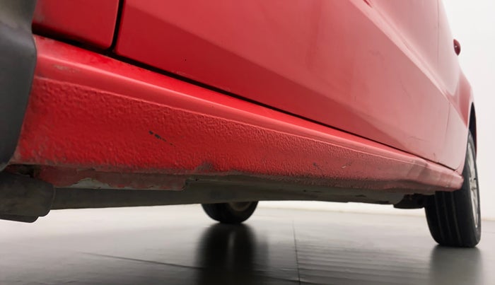 2017 Volkswagen Polo HIGHLINE1.5L, Diesel, Manual, 1,21,741 km, Left running board - Slightly dented