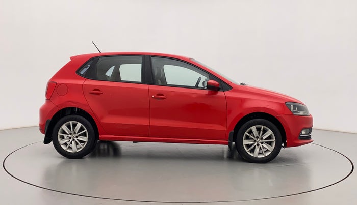 2017 Volkswagen Polo HIGHLINE1.5L, Diesel, Manual, 1,21,741 km, Right Side View