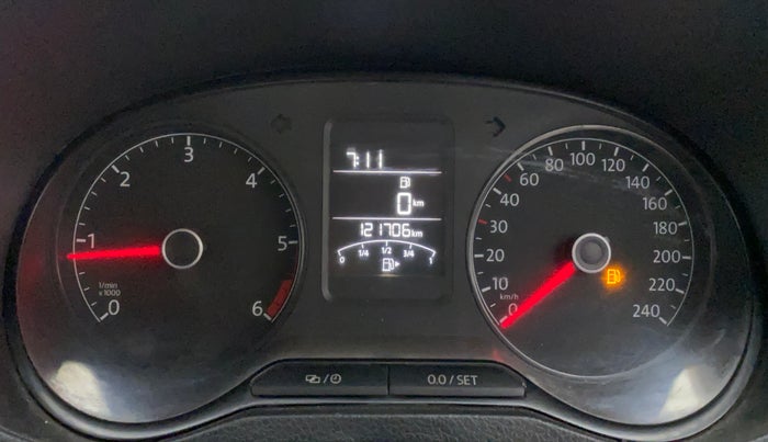 2017 Volkswagen Polo HIGHLINE1.5L, Diesel, Manual, 1,21,741 km, Odometer Image