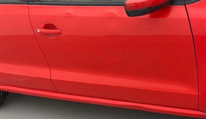 2017 Volkswagen Polo HIGHLINE1.5L, Diesel, Manual, 1,21,741 km, Driver-side door - Minor scratches