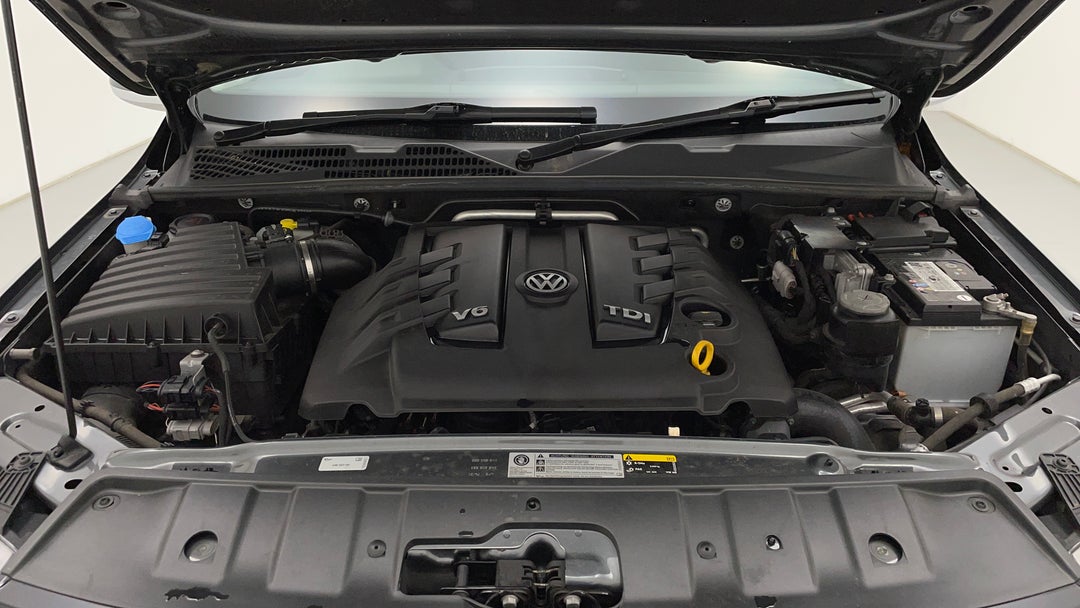 Open Bonnet (Engine)