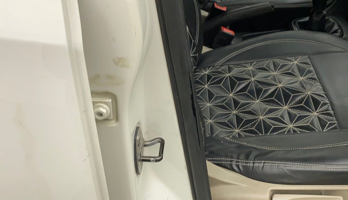 2012 Volkswagen Polo COMFORTLINE 1.2L PETROL, CNG, Manual, 38,225 km, Driver-side door - Beading has minor damage