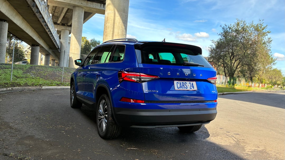 Left Back Diagonal (45- Degree) View