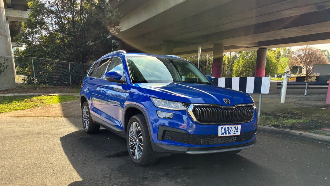 Right Front Diagonal (45- Degree) View