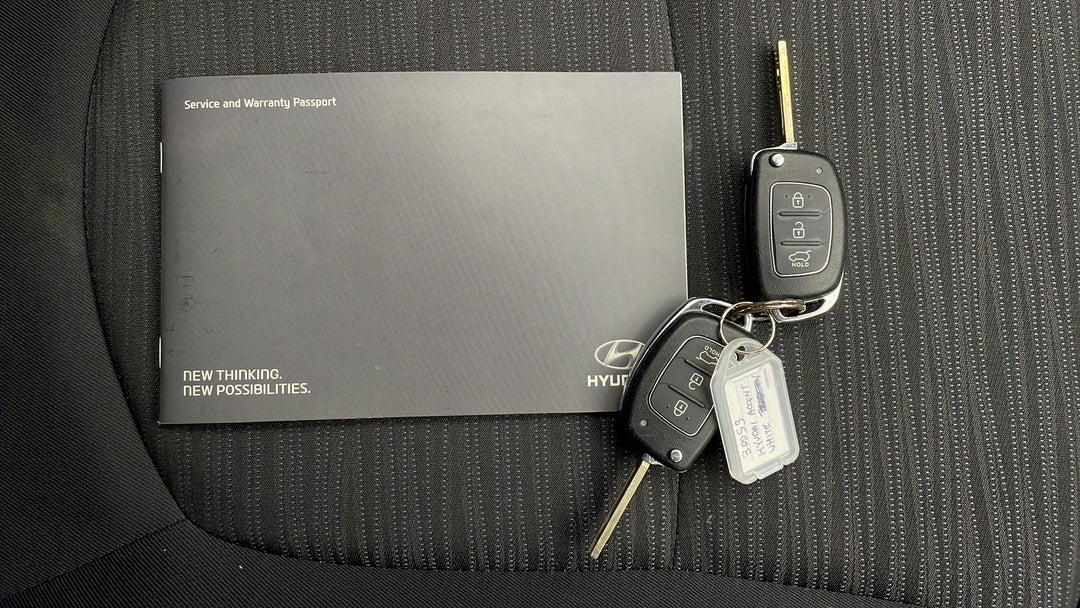 2016 Hyundai Accent Active, Manual, 74962 km, Key Close-up