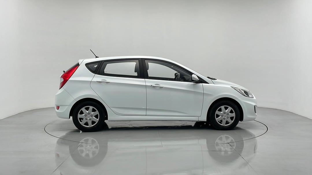 2016 Hyundai Accent Active, Manual, 74962 km, Right Side View