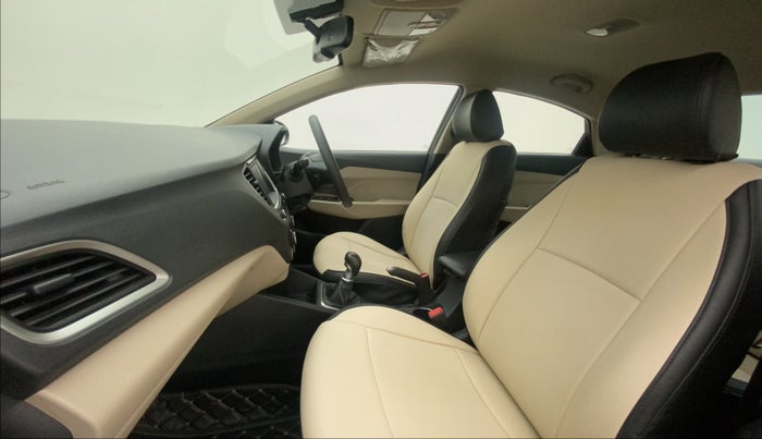 2018 Hyundai Verna 1.6 VTVT SX, Petrol, Manual, 34,214 km, Right Side Front Door Cabin