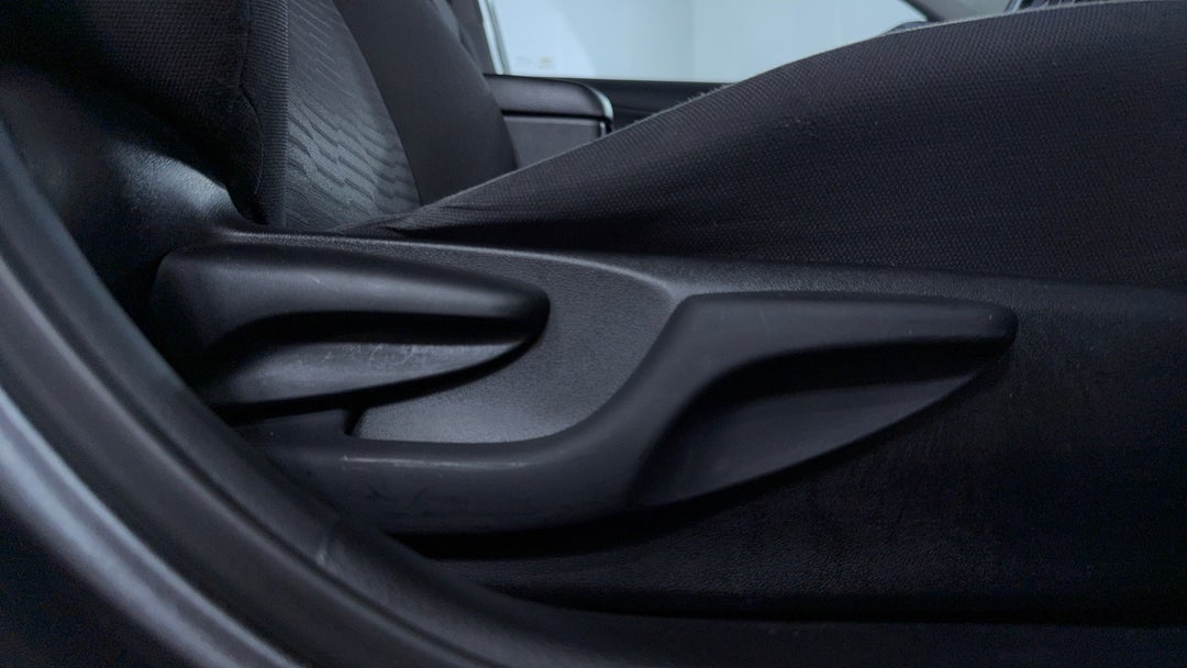 2017 Toyota Camry Rz S.e., Automatic, 47431 km, Drivers Side Adjustment Panel