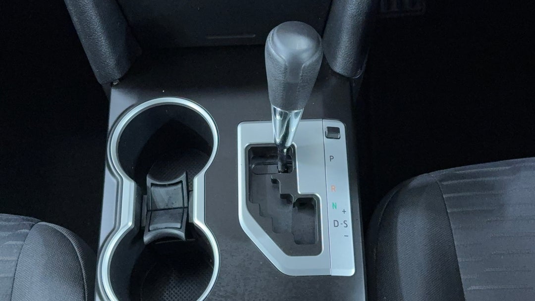 2017 Toyota Camry Rz S.e., Automatic, 47431 km, Gear Lever 